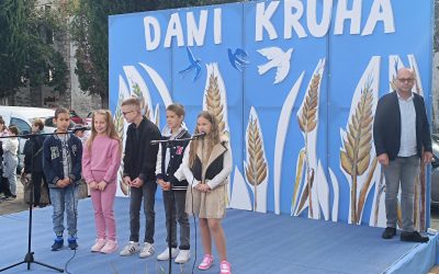 FOTO: PS Čeljevo na Danima kruha ispred Gradske uprave
